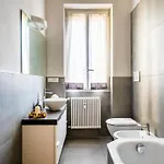 Exclusive 3 Bedrooms Near Duomo 米兰