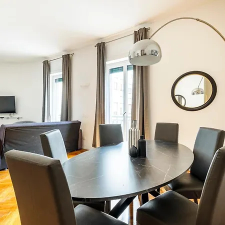 公寓 Exclusive 3 Bedrooms Near Duomo *