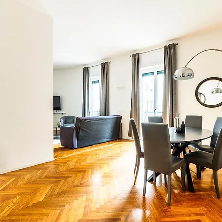 Exclusive 3 Bedrooms Near Duomo 公寓 *