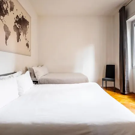 Exclusive 3 Bedrooms Near Duomo Apartament