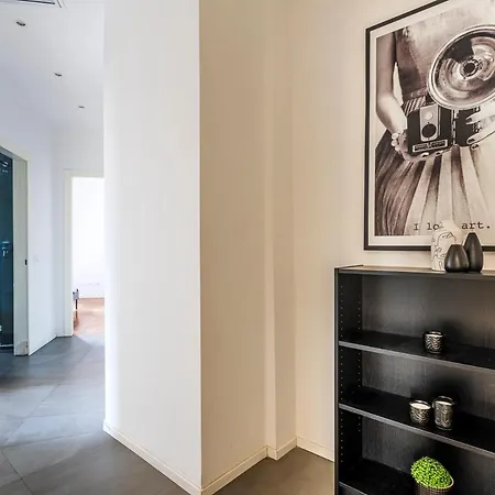 Exclusive 3 Bedrooms Near Duomo Apartament *